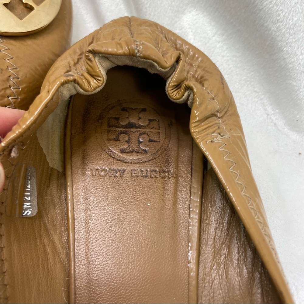 Tory Burch camel color patent leather logo ballet flats. Size 10 - Picture 6 of 7